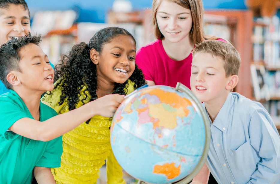 students with globe